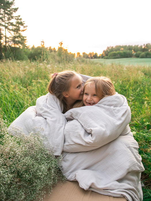 Tuotekuva_aikuistenpussilakanat_light_grey_2