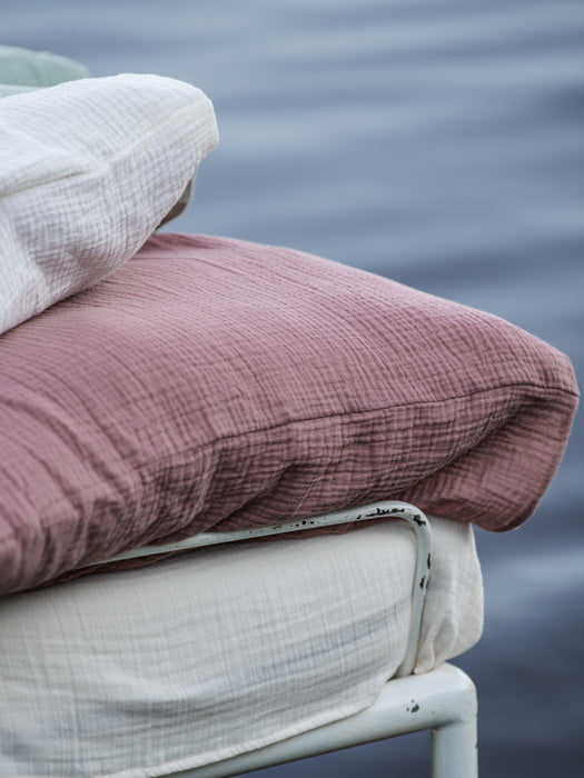 Tuotekuva_aikuistentyynyliina_light_grey_old_blush