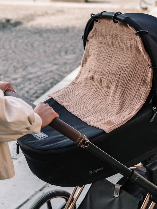 Tuotekuva_harso-vaunuverho_logolla_cacao