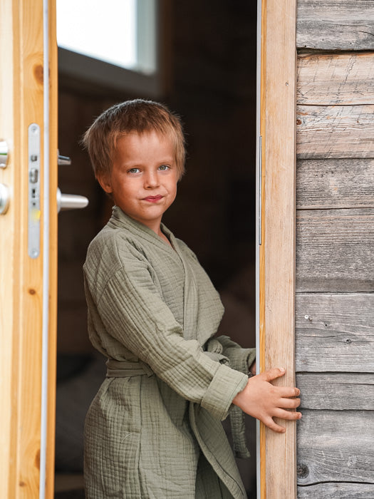 Tuotekuva_lasten_harso-kylpytakki_olive_4