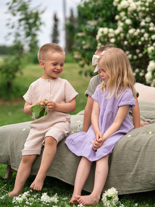 asukuva_aikuistenpussilakanat_harsomekko_rusettipanta_harsopaita_shortsit