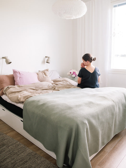 asukuva_aikuistenpussilakanat_naistenharsomekko_hattara-vohveli