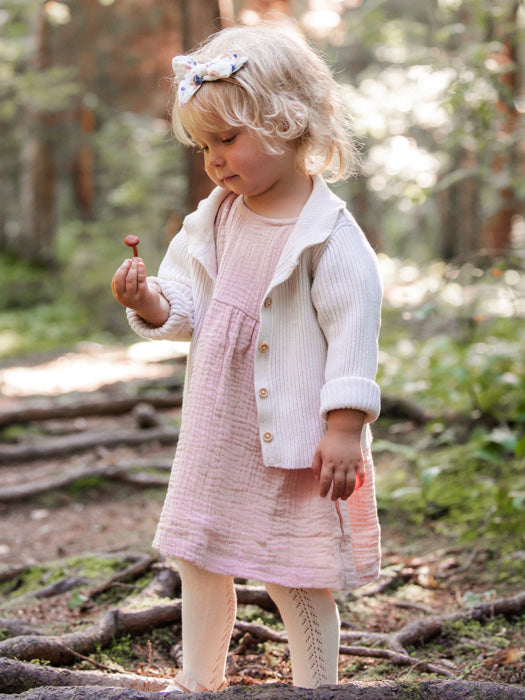 asukuva_harsomekko_rusettipanta_sukkahousutsivupitsilla__2