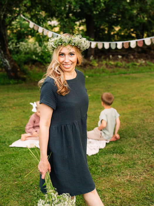 asukuva_naistenharsomekko_viiri