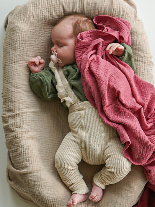 asukuva_romper__legginsit_syliharsoviltti_hoitoalustan_paallinen