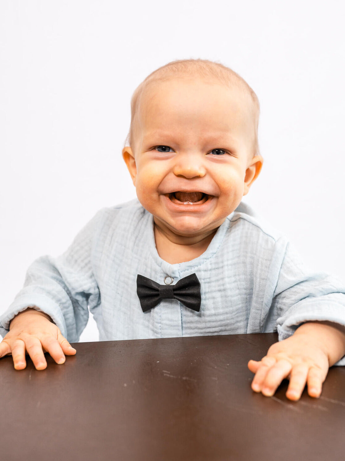 Poikien paperinahkarusetti, Musta