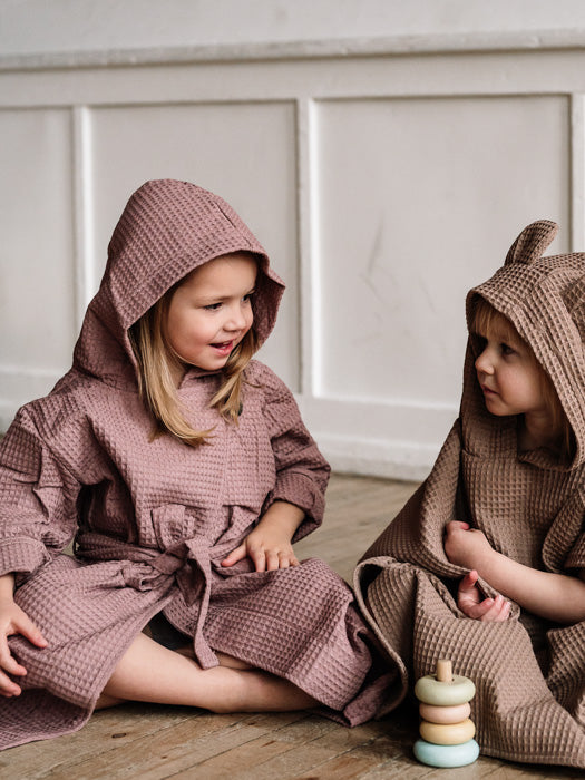 lastenvohvelikylpytakki_oldmauve_kylpyponcho_nalle_brown_53ee3ede-3d64-44a4-badf-d7ffbe4771e7.jpg