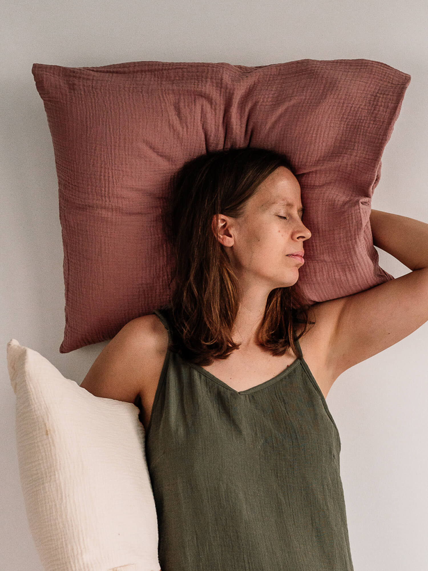 [Tyynyliina Old blush ja Ivory]