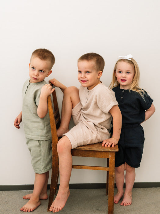 Asukuva_harso_paita_shortsit_donitsiponnari [sage, beige, grey]