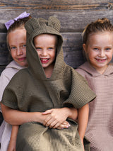 Asukuva_kylpyponcho_donitsiponnari_rusettipanta_2