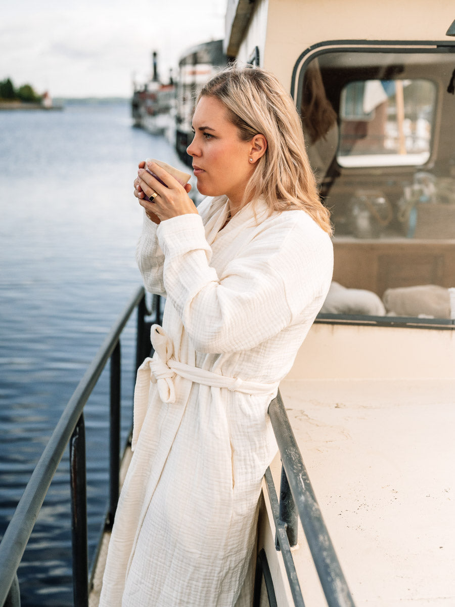 Women's muslin bathrobe