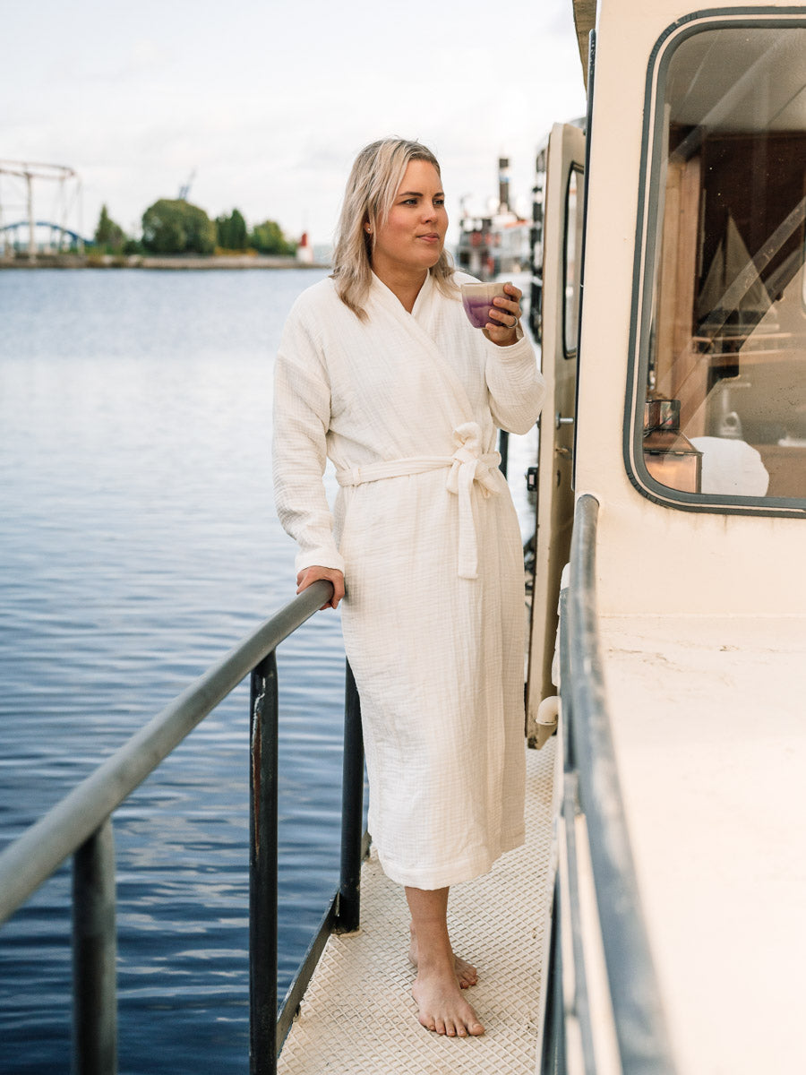 Women's muslin bathrobe