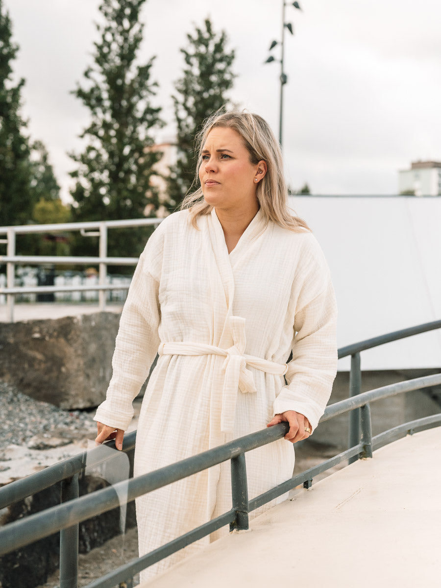 Women's muslin bathrobe