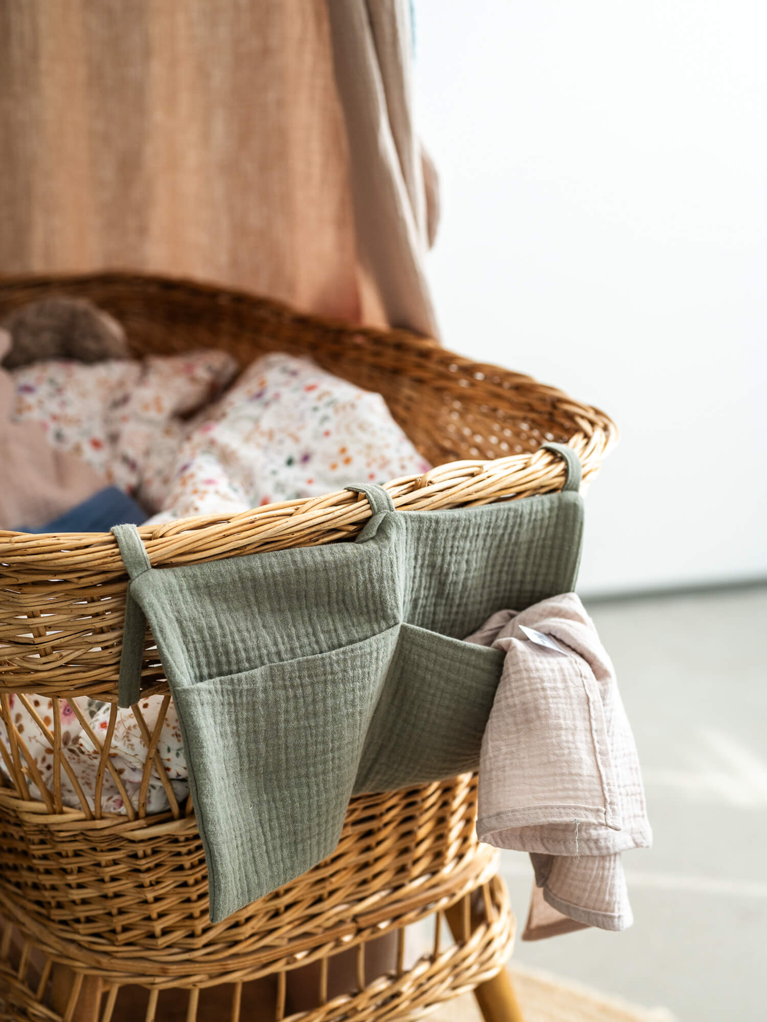 Reunatasku_Olive.jpg [Olive]