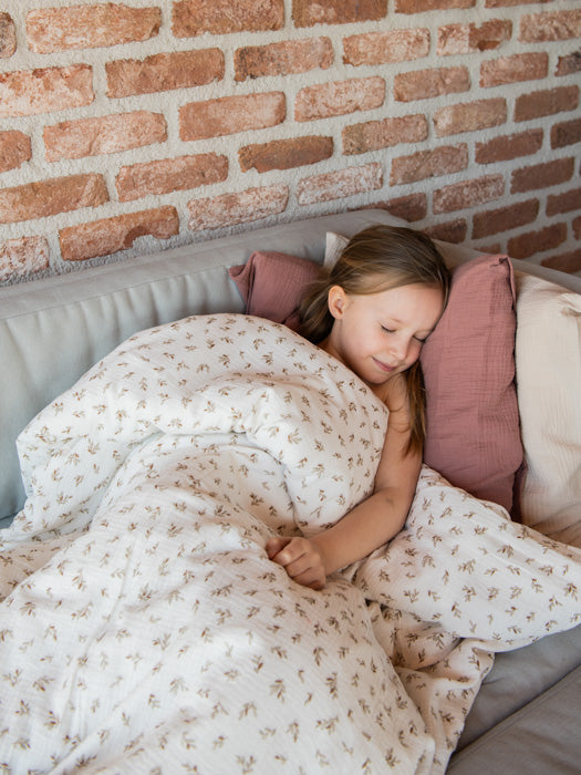 Tuotekuva_Juniorpussilakanat_brown_leaves_old_blush_2