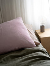 Tuotekuva_aikuisten_tyynyliina_light_beige_old_rose_2