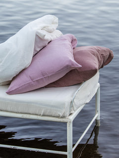 Tuotekuva_aikuisten_tyynyliina_old_rose_old_blush_white