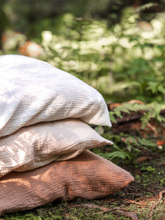 Tuotekuva_aikuistentyynyliina_light_grey_light_beige_cacao_2