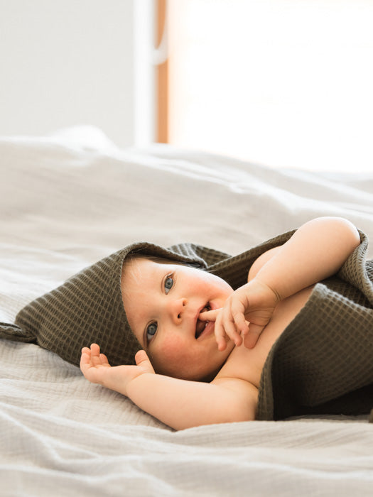 Tuotekuva_huppupyyhe_nalle_dark_green_4