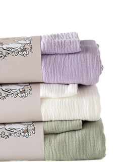 Tuotekuva_vauvanpussilakanat_white_sage_light_lavender