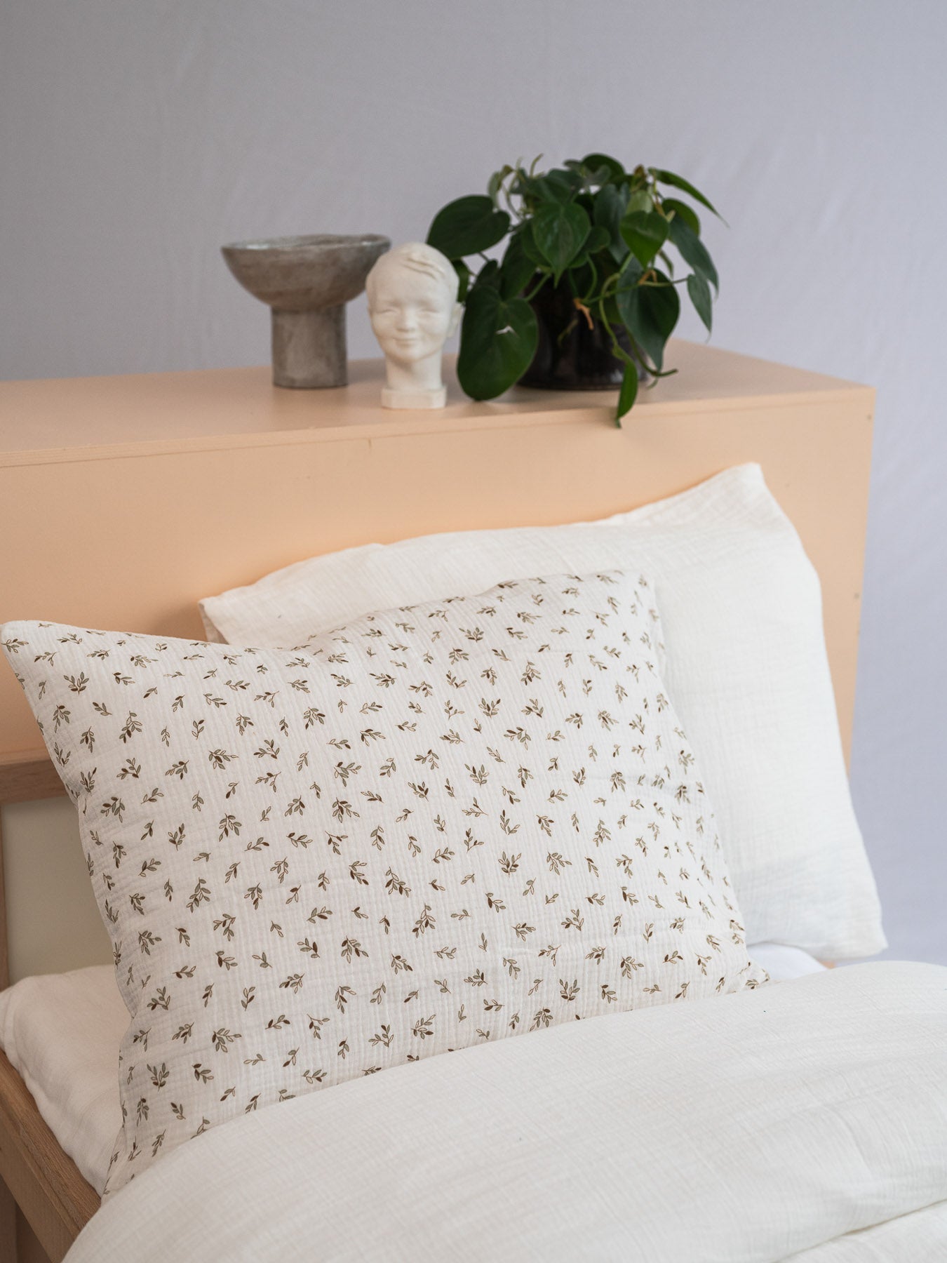 Aikuisten tyynyliina, Brown leaves