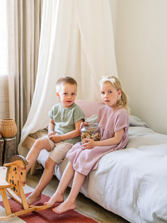 asukuva_aikuistenpussilakanat_harsomekko_vuodekatos_harsopaita_shortsit_rusettipanta [sage, old rose]