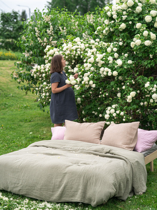 asukuva_aikuistenpussilakanat_naistenharsomekko_2