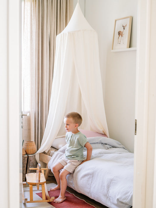 asukuva_aikuistenpussilakanat_vuodekatos_harsopaita_shortsit