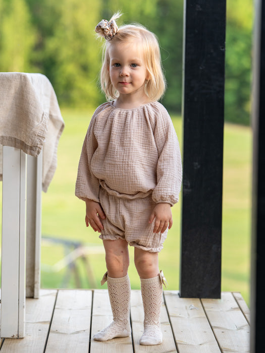 asukuva_harso_paita_shortsit__donitsiponnari__polvisukatrusetilla [74/80 - lapsi hoikka 92 cm / 11,5 kg]