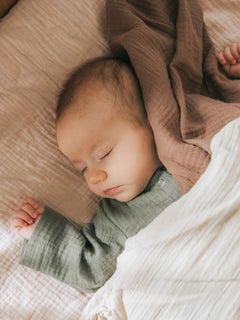 asukuva_harsohaalari_pitkahihainen_pinnasangynpaallinen_harso_vauvanpussilakanat