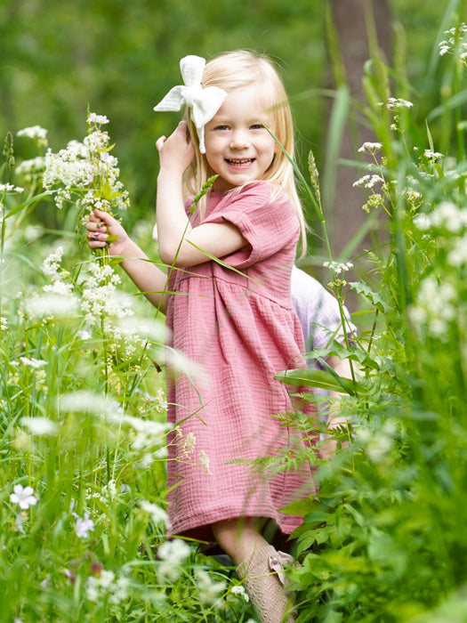 asukuva_harsomekko_lyhythihainen_rusettipanta_047329e3-d674-415f-a967-1629e6b3d042