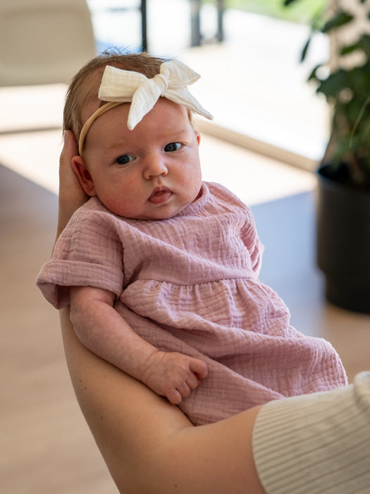 asukuva_harsomekko_lyhythihainen_rusettipanta_10