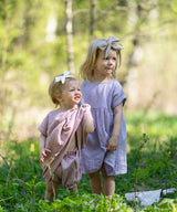 asukuva_harsomekko_lyhythihainen_rusettipanta_shortsit