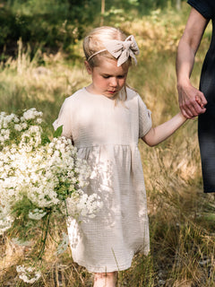 asukuva_harsomekko_rusettipanta_41b97cfa-0bb9-4201-9848-1ff2f13dccdf