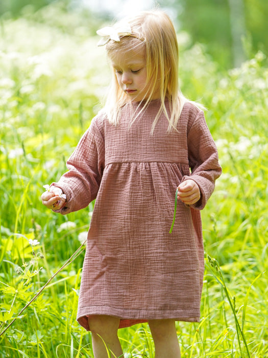 asukuva_harsomekko_rusettipanta_pitkahihainen