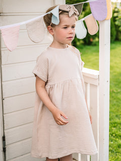 asukuva_harsomekko_rusettipanta_viiri_2463e8b0-b555-4482-a2d9-0dc08e4132e6