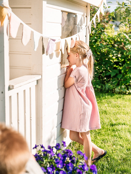 asukuva_harsomekko_rusettipanta_viiri_3