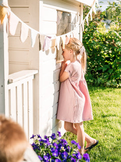 asukuva_harsomekko_rusettipanta_viiri_3