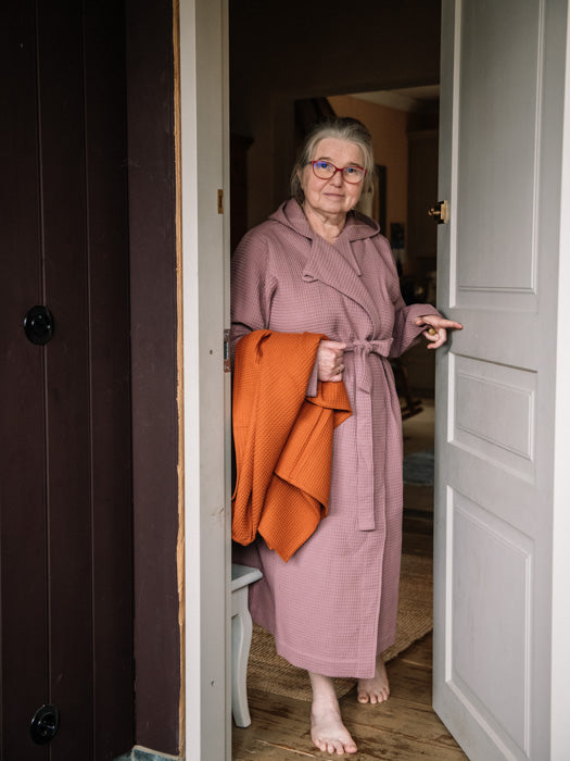 asukuva_naisten_vohveli-kylpytakki_old_mauve_hattara_S