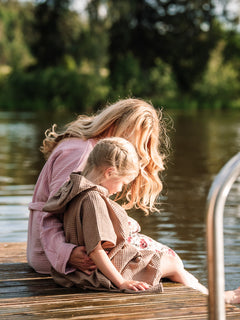 asukuva_naistenlastenharsokylpytakki_syliharsoviltti_kylpyponhcorusetti_2