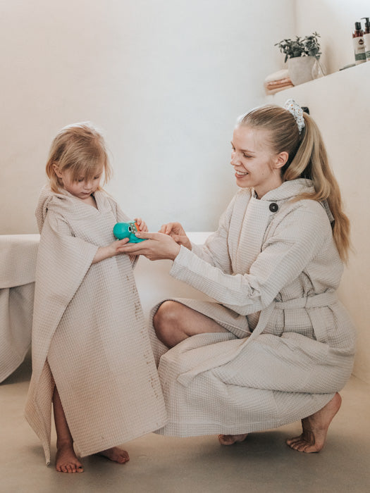 asukuva_naistenvohvelikylpy-takki_kylpyviitta_donitsiponnari