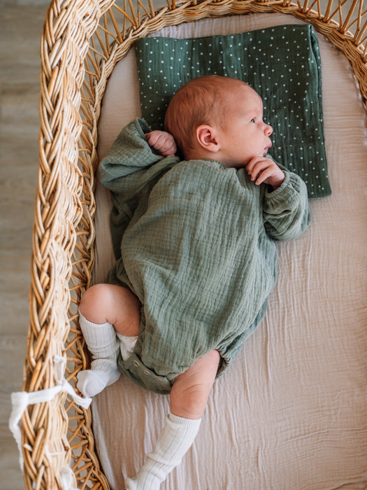 asukuva_romper_vauvanpussilakanat_ribbipolvisukat_pinnasangyn_paallinen [50/56 - vastasyntynyt]