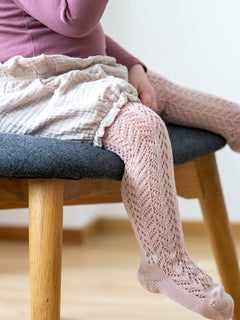 asukuva_shortsit_pitsisukkahousut [bloomersit ja old rose sukkahousut]