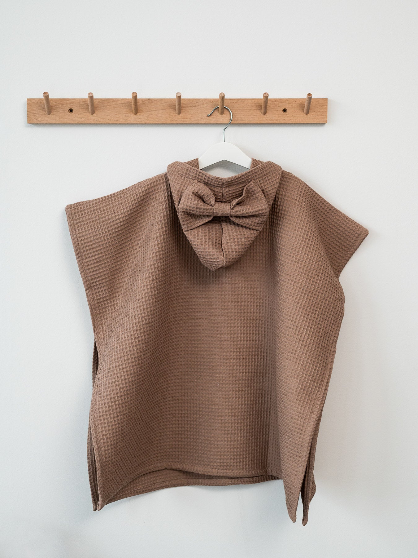 Kylpyponcho Rusetti, Brown