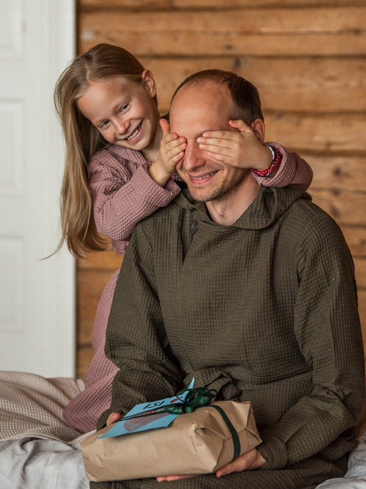tuotekuva_lasten_miestenvohvelikylpytakki_oldmauve_darkgreen [old mauve, dark green]