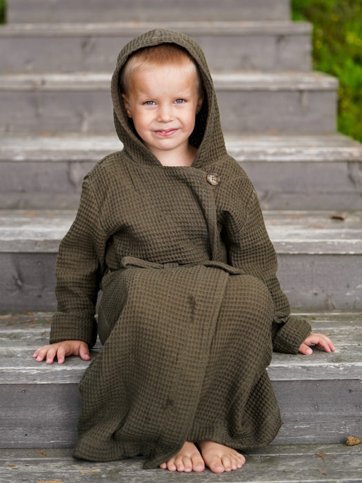 tuotekuva_lastenvohvelikylpytakki_darkgreen