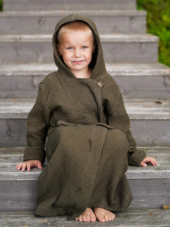 tuotekuva_lastenvohvelikylpytakki_darkgreen