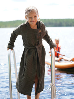 tuotekuva_lastenvohvelikylpytakki_darkgreen_3