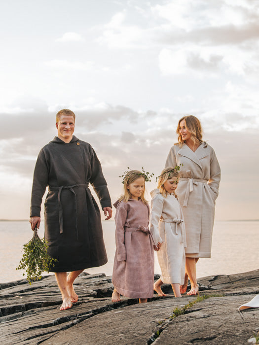 tuotekuva_miesten_naistenvohveli_lastenkylpytakki_darkgrey_lightbeige_oldmauve_2