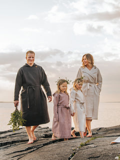 tuotekuva_miesten_naistenvohveli_lastenkylpytakki_darkgrey_lightbeige_oldmauve_2